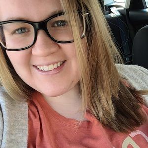 Meet your Posher, Alicia